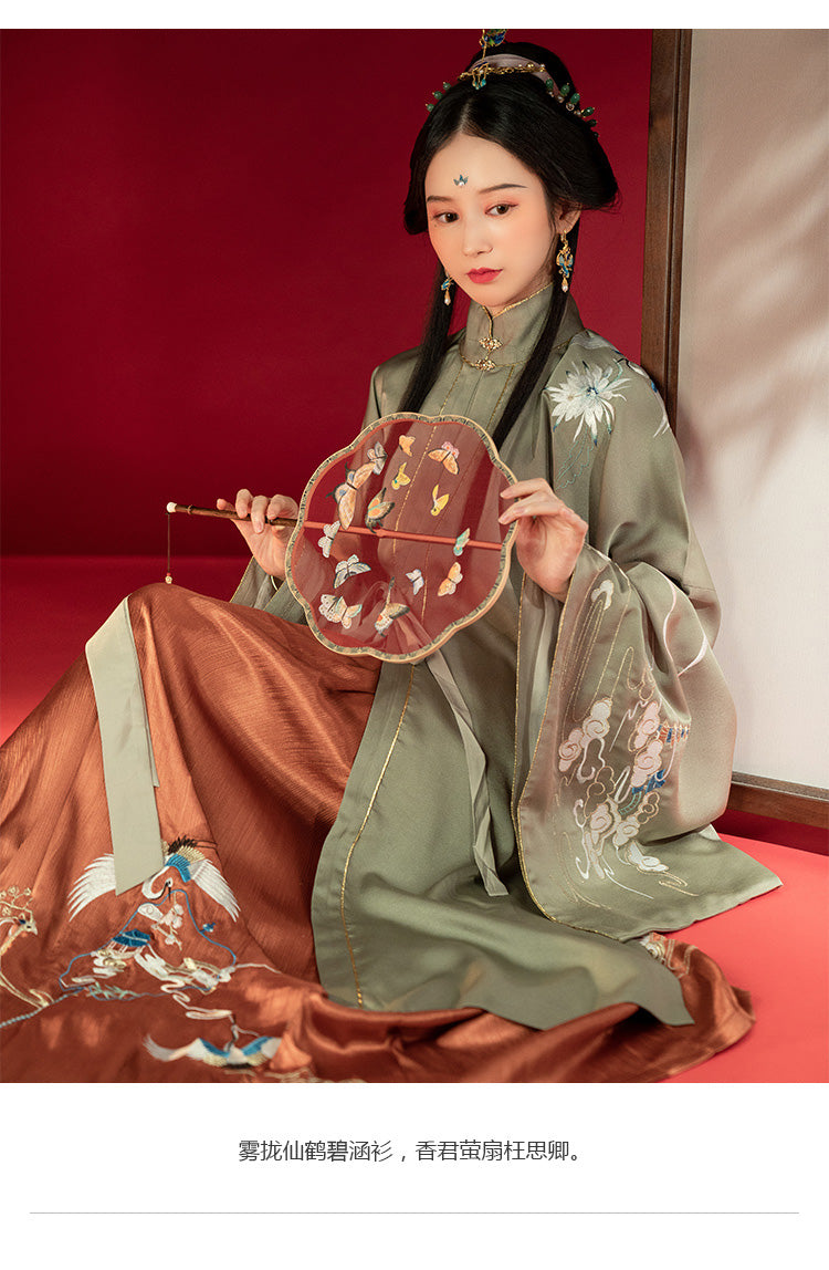 Mist-shrouded crane-patterned blue-gray Ming-style Hanfu vermilion red horse-face skirt