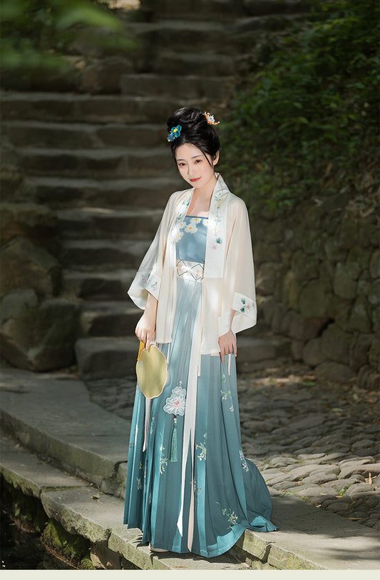 Qinglan Elegant Gradient Embroidered Hanfu Song Dynasty Style Improved Traditional Chinese Clothing Set 